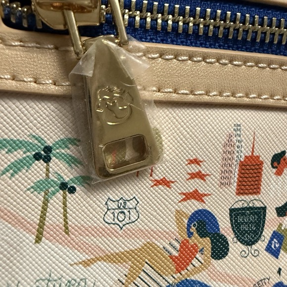 Spartina 449 Southern California Scout Wristlet Wallet Los Angeles San Diego - Picture 7 of 9